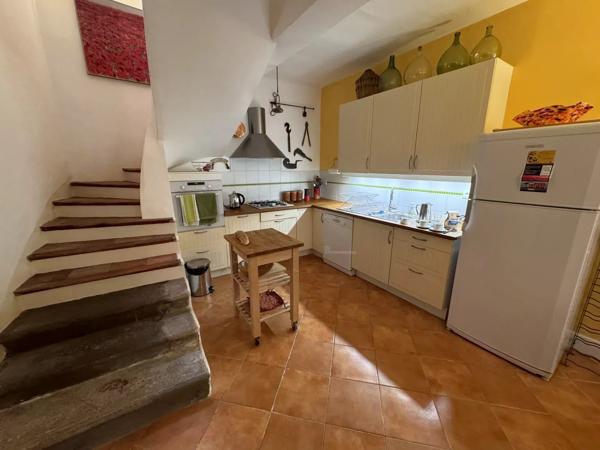 Belle maison de village avec terrasse spacieuse dans le Minervois
