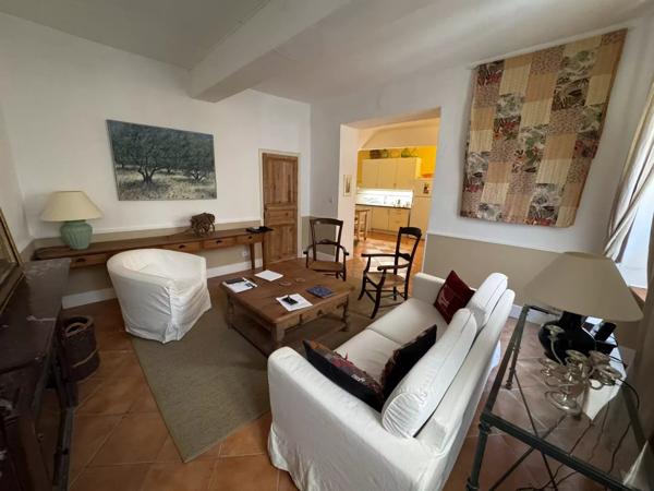 Belle maison de village avec terrasse spacieuse dans le Minervois