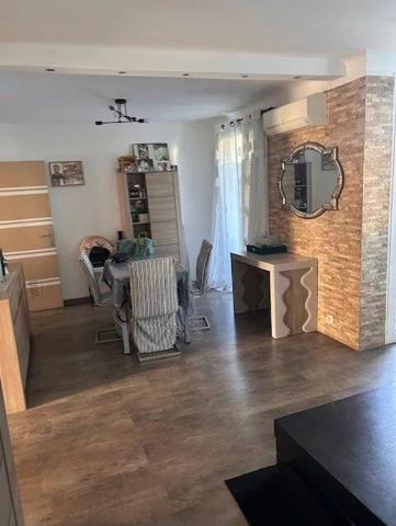 Vente                                                      Appartement
                        
                     3 pièces                      67 m2                     à Perpignan