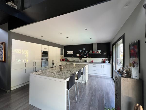 Maison 6 pièce(s) 4 chambre(s) 176.1 m²