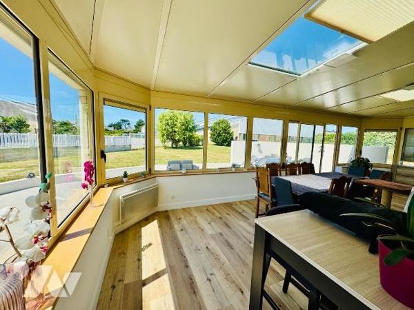  Située dans un quartier calme du bourg de LILIA. Belle traditionnelle familiale de 2005, posée...