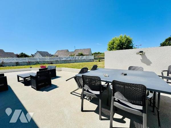  Située dans un quartier calme du bourg de LILIA. Belle traditionnelle familiale de 2005, posée...