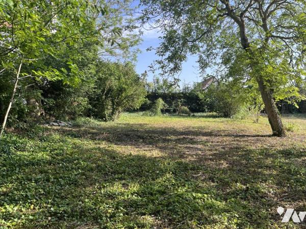Sur l'avenue principale, PARCELLE DE TERRAIN à BATIR environ 400m2