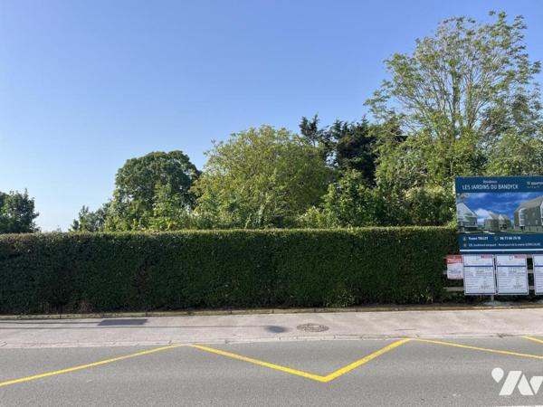 Sur l'avenue principale, PARCELLE DE TERRAIN à BATIR environ 400m2