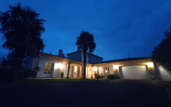 Maison à vendre    5 pièces •  Les Mathes