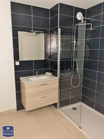 Appartement à louer 2 pièces 41.76m² Clermont-Ferrand (63000)