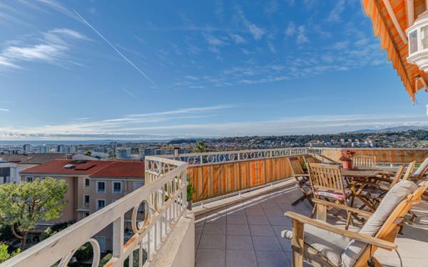 Appartement à vendre    4 pièces • 110 m2 Nice