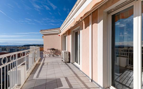 Appartement à vendre    4 pièces • 110 m2 Nice