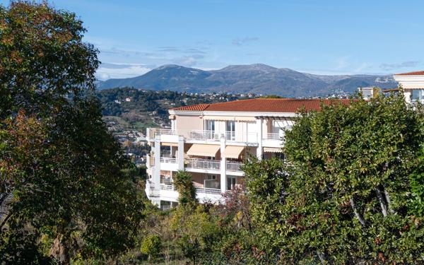 Appartement à vendre    4 pièces • 110 m2 Nice