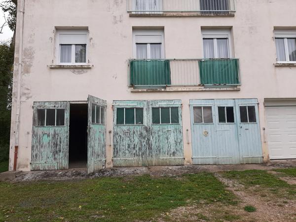 APPARTEMENT ENTIEREMENT RÉNOVÉ. 81 M² HABITABLE AVEC GARAGE ET CAVE