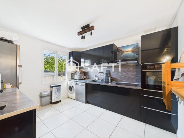 Le Taillan-Médoc – Maison familiale avec piscine, à deux pas des commodités et du Tram A