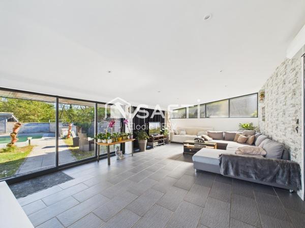 Le Taillan-Médoc – Maison familiale avec piscine, à deux pas des commodités et du Tram A