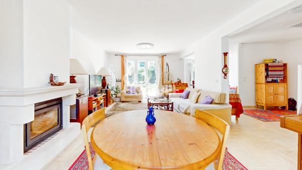 Maison spacieuse à vendre à Bussy Saint Georges - Référence T283