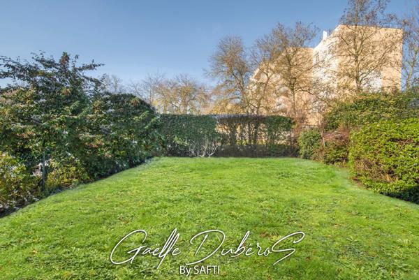 Charmante maison 4 chambres avec grand garage***Pré visite 3D disponible sur demande***