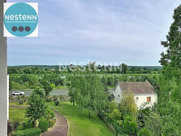Rare à la vente ? Appartement 5 pièces lumineux avec vue imprenable sur la Loire terrasse.