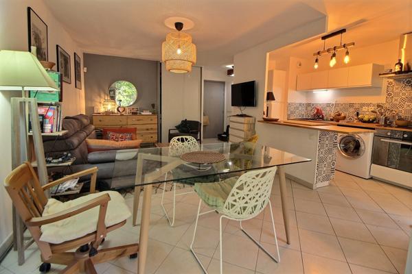 MARSEILLE 12ème. arrdt. Appartement type 2 avec terrasse, jardin et Garage.