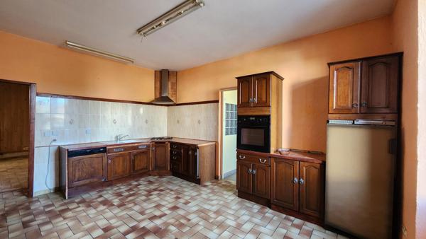 Appartement F3 situé au rez-de-Chaussée dans une maison