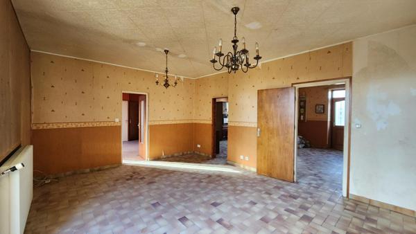 Appartement F3 situé au rez-de-Chaussée dans une maison