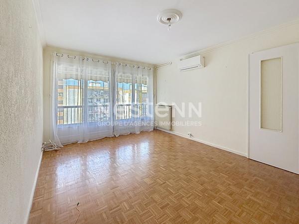 Appartement 4 Pièces 3 chambres exposé Ouest avec cave, balcon et parking - 69500 BRON