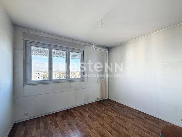 Appartement 4 Pièces 3 chambres exposé Ouest avec cave, balcon et parking - 69500 BRON