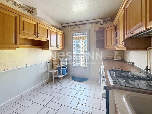 Appartement 4 Pièces 3 chambres exposé Ouest avec cave, balcon et parking - 69500 BRON