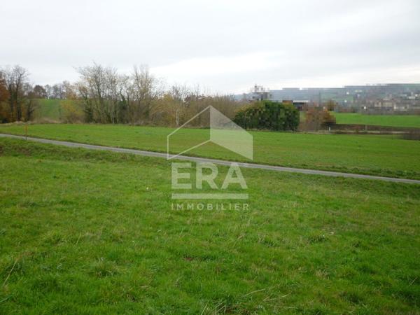 Terrain de 2.300m2 avec vue dégagée, proche de Capdenac