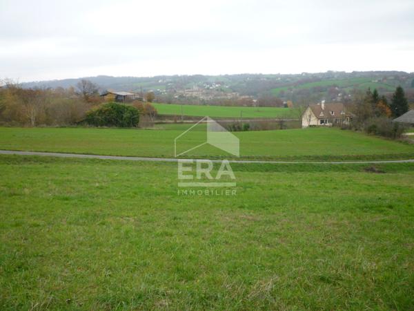 Terrain de 2.300m2 avec vue dégagée, proche de Capdenac