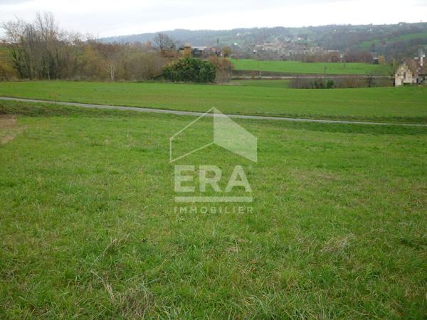Terrain de 2.300m2 avec vue dégagée, proche de Capdenac