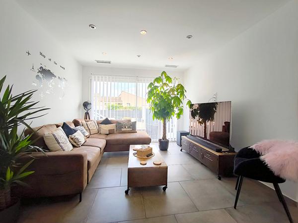 Maison RT2020 plain-pied 4 chambres, garage, piscine, jardin et pool house à 5 Mns de Carcassonne