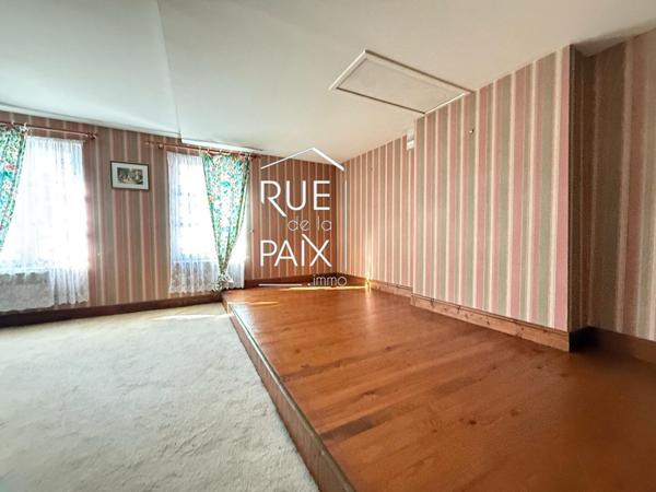 86200 LOUDUN Immeuble Loudun 6 pièce(s) 162 m2