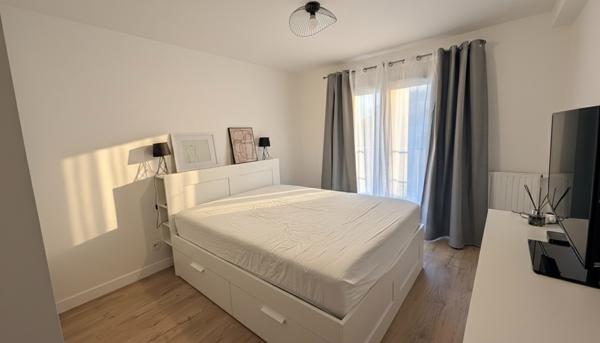 A VENDRE - Au coeur des Allées de Morlaàs au dernier étage d'une résidence de 2020 - Appartement Pau 3 pièces -71 m² - terrasse - parking