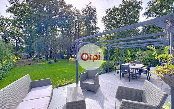 Maison à vendre    6 pièces •  Ambon