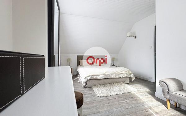 Maison à vendre    6 pièces •  Ambon