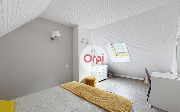 Maison à vendre    6 pièces •  Ambon