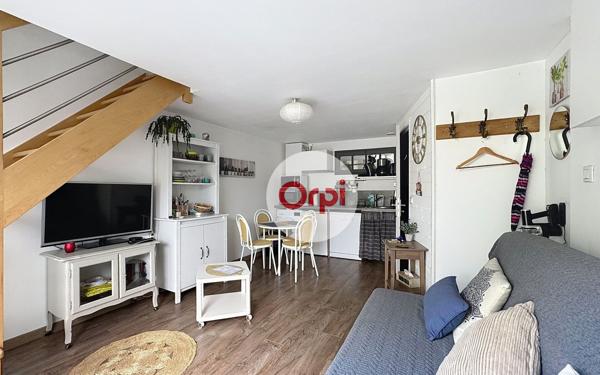 Maison à vendre    6 pièces •  Ambon