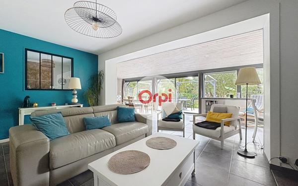 Maison à vendre    6 pièces •  Ambon