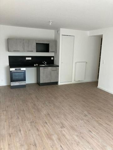 RUE MARTIN LUTHER KING T3 NON MEUBLE DISPONIBLE AU 11/06