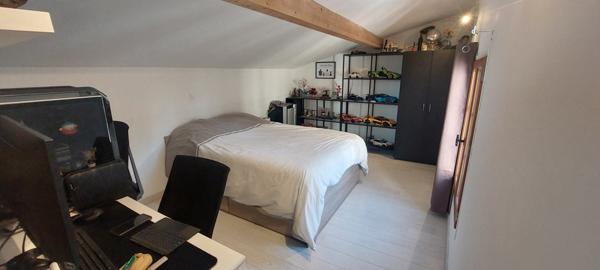 Maison de ville pleine de charme au coeur de Mezel