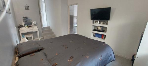 Maison de ville pleine de charme au coeur de Mezel