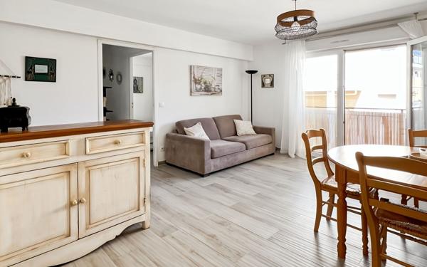 Appartement à vendre    3 pièces • 50 m2 Venelles