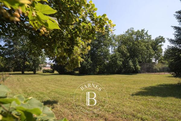 Écully, Terrain constructible  3 677 m² à vendre