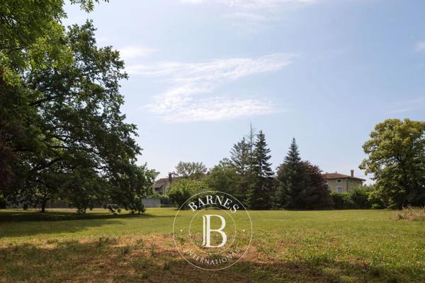 Écully, Terrain constructible  3 677 m² à vendre