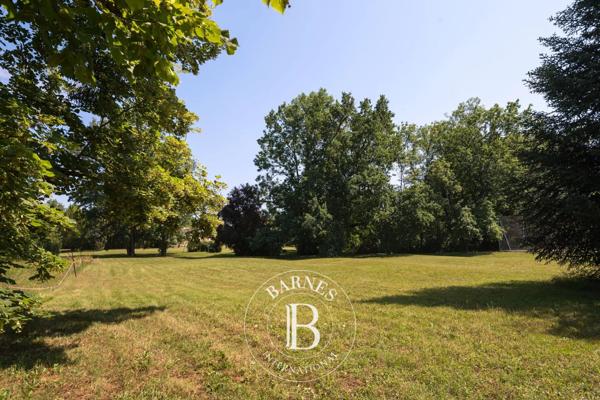 Écully, Terrain constructible  3 677 m² à vendre