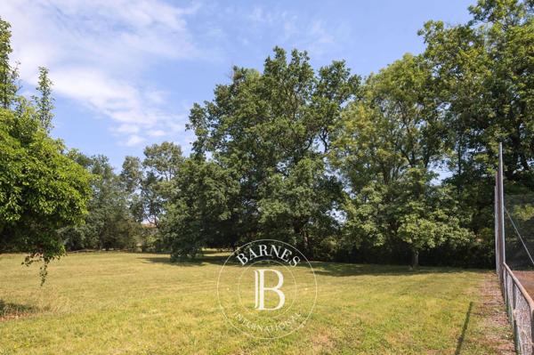Écully, Terrain constructible  3 677 m² à vendre