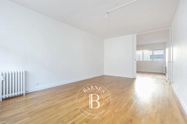 Paris 8ème, Appartement 1 Chambre -  61 m² à vendre