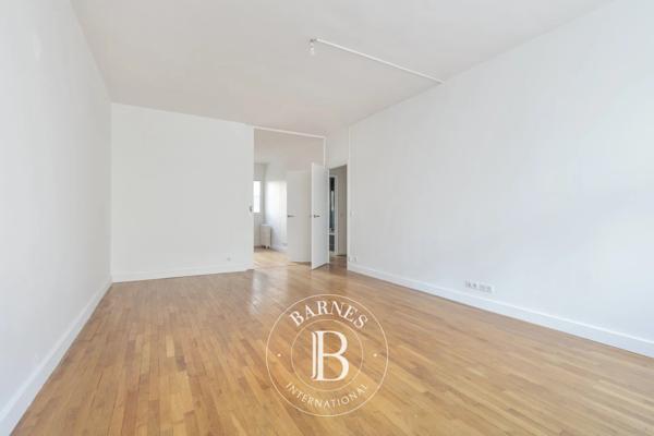 Paris 8ème, Appartement 1 Chambre -  61 m² à vendre