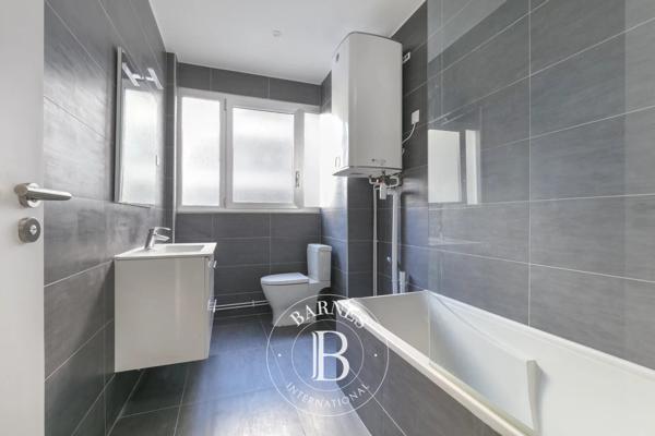 Paris 8ème, Appartement 1 Chambre -  61 m² à vendre