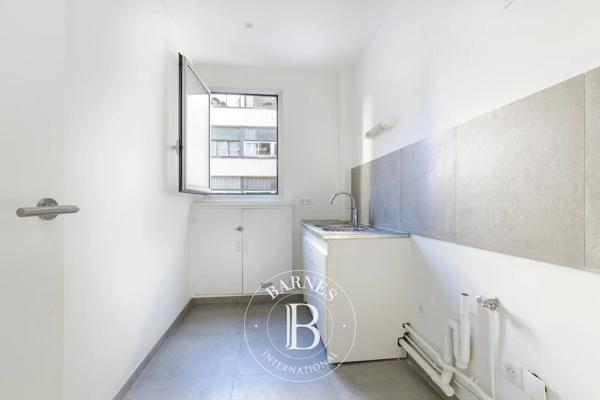 Paris 8ème, Appartement 1 Chambre -  61 m² à vendre