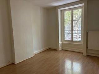 APPARTEMENT T4 A LOUER - LYON 7EME ARRONDISSEMENT Stalingrad 84.79 m 2 1 215 € charges comprises par mois