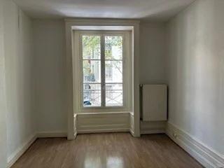 APPARTEMENT T4 A LOUER - LYON 7EME ARRONDISSEMENT Stalingrad 84.79 m 2 1 215 € charges comprises par mois